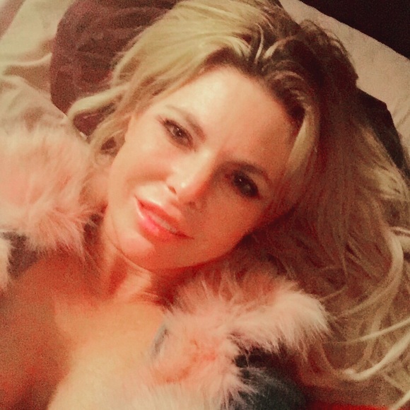 Meet your Posher, Everything Sexy. - Picture 6 of 7